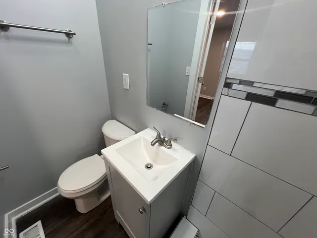 $1,725 | 2121 Webb Street, Indianapolis, IN 46225