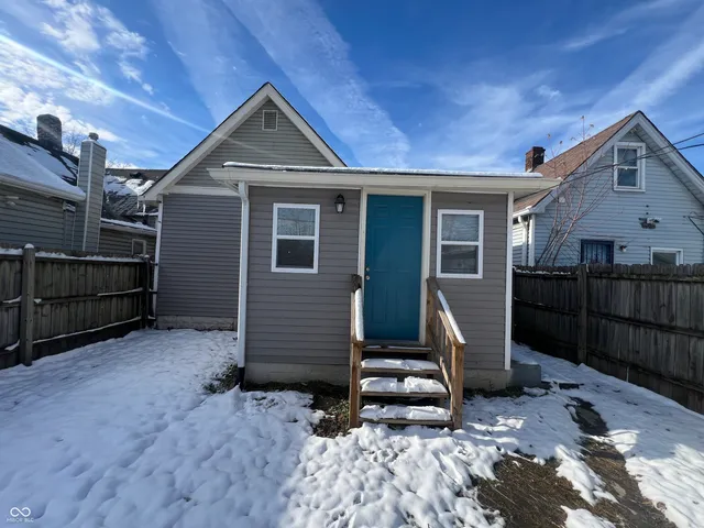 $1,725 | 2121 Webb Street, Indianapolis, IN 46225