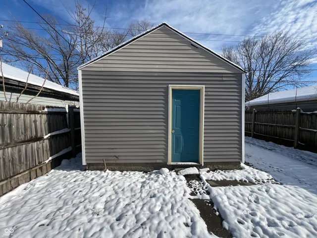 $1,725 | 2121 Webb Street, Indianapolis, IN 46225