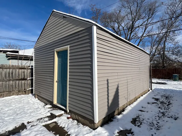 $1,725 | 2121 Webb Street, Indianapolis, IN 46225