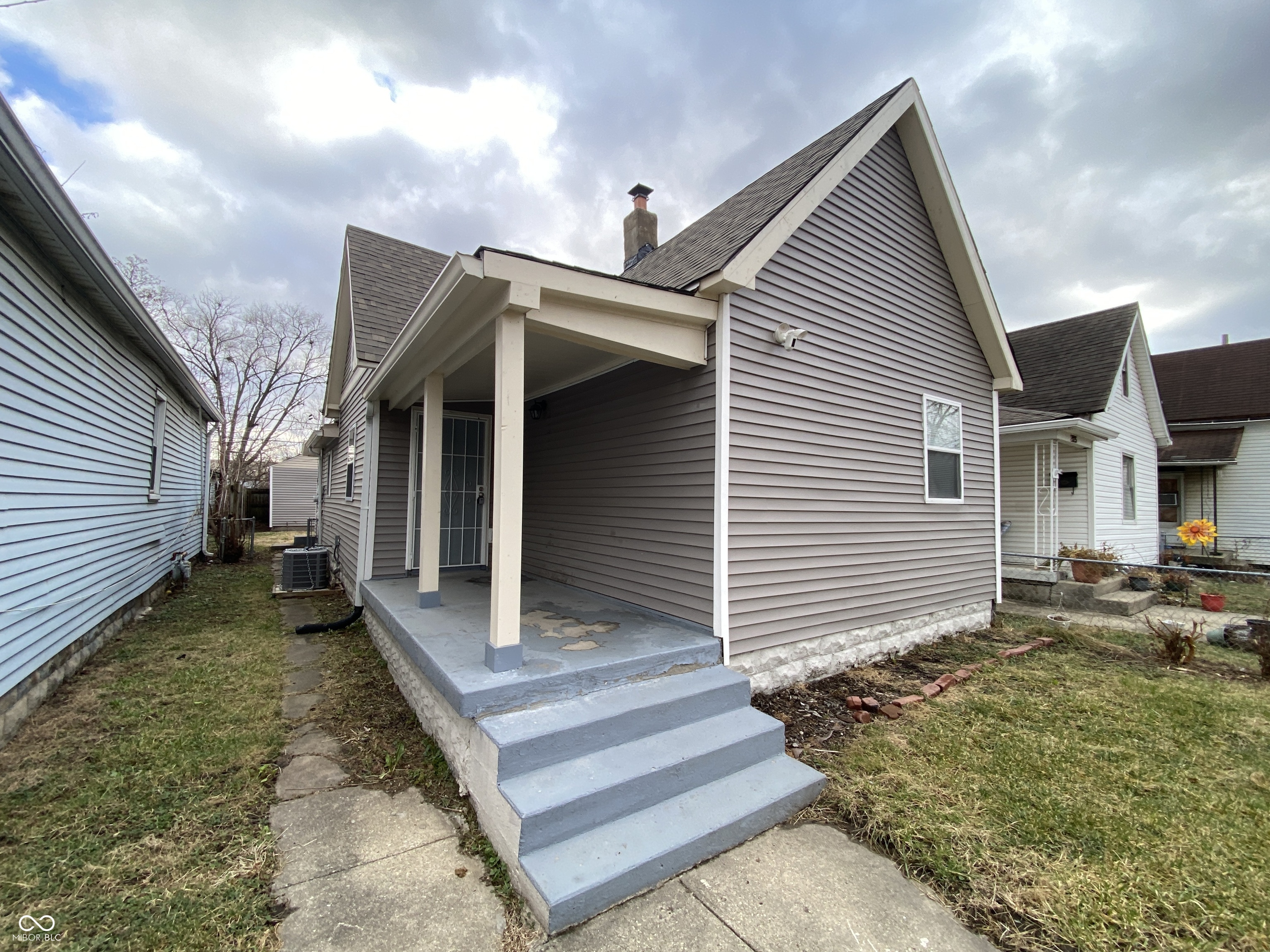 2121 Webb Street Indianapolis, IN 46225 - Photo 2 of 17