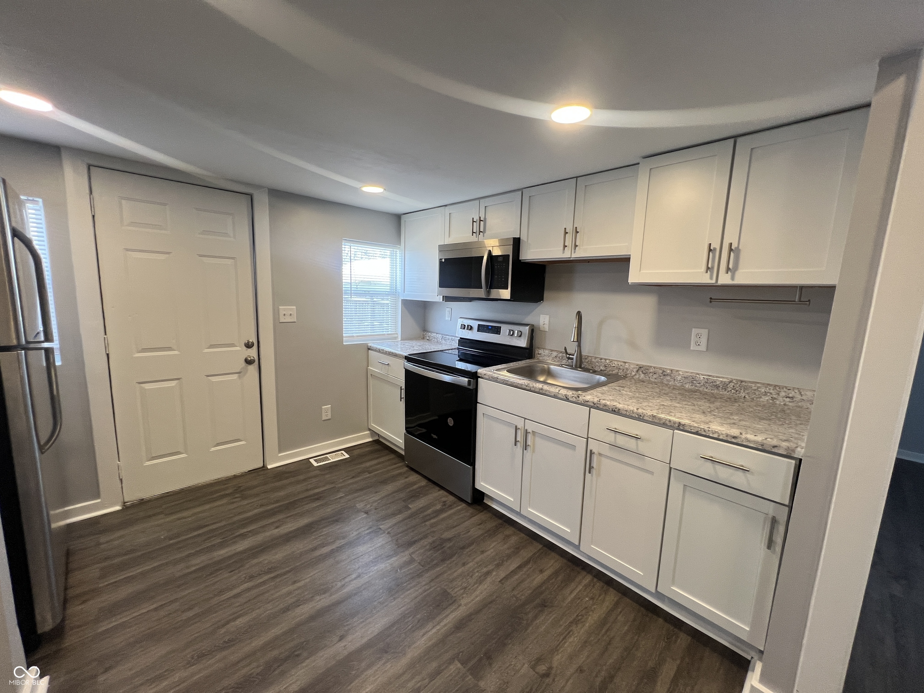 2121 Webb Street Indianapolis, IN 46225 - Photo 5 of 17