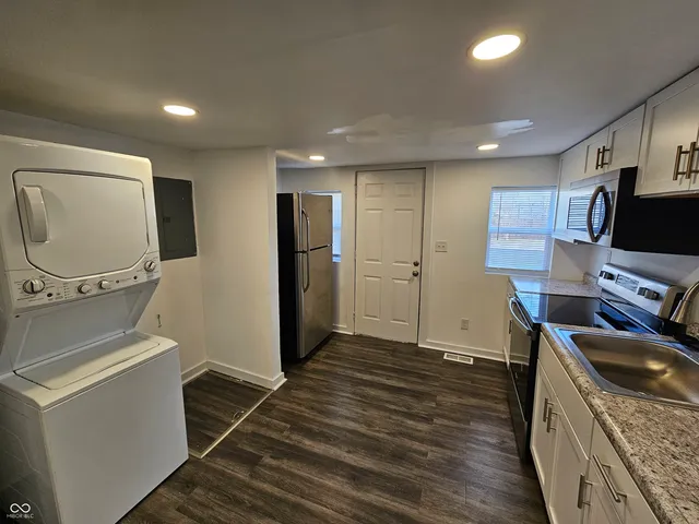 $1,725 | 2121 Webb Street, Indianapolis, IN 46225