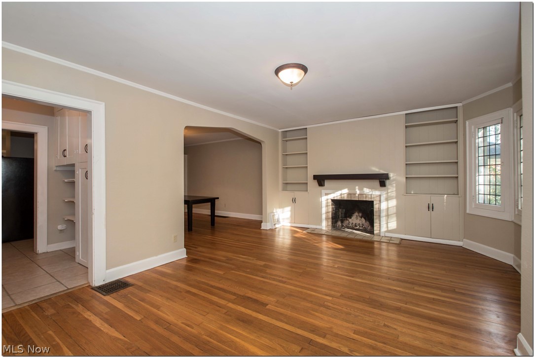 878 Roanoke Road Cleveland Heights, OH 44121 - Photo 4 of 33