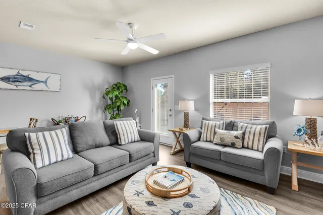 $2,200 | 8853 Brown Pelican Circle, Navarre, FL 32566