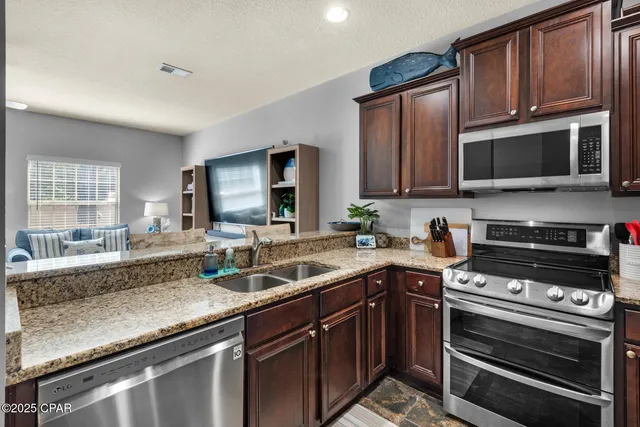 $2,200 | 8853 Brown Pelican Circle, Navarre, FL 32566