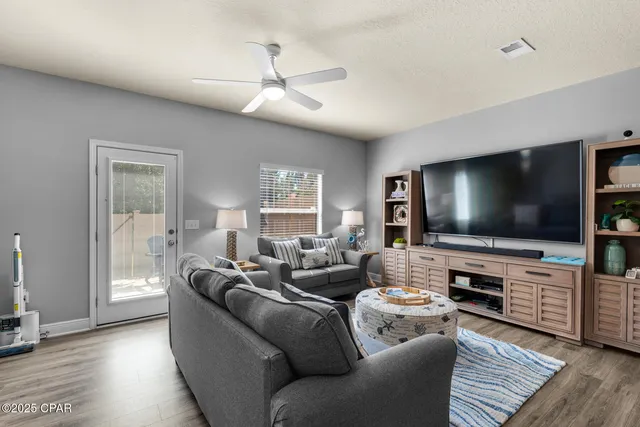 $2,200 | 8853 Brown Pelican Circle, Navarre, FL 32566