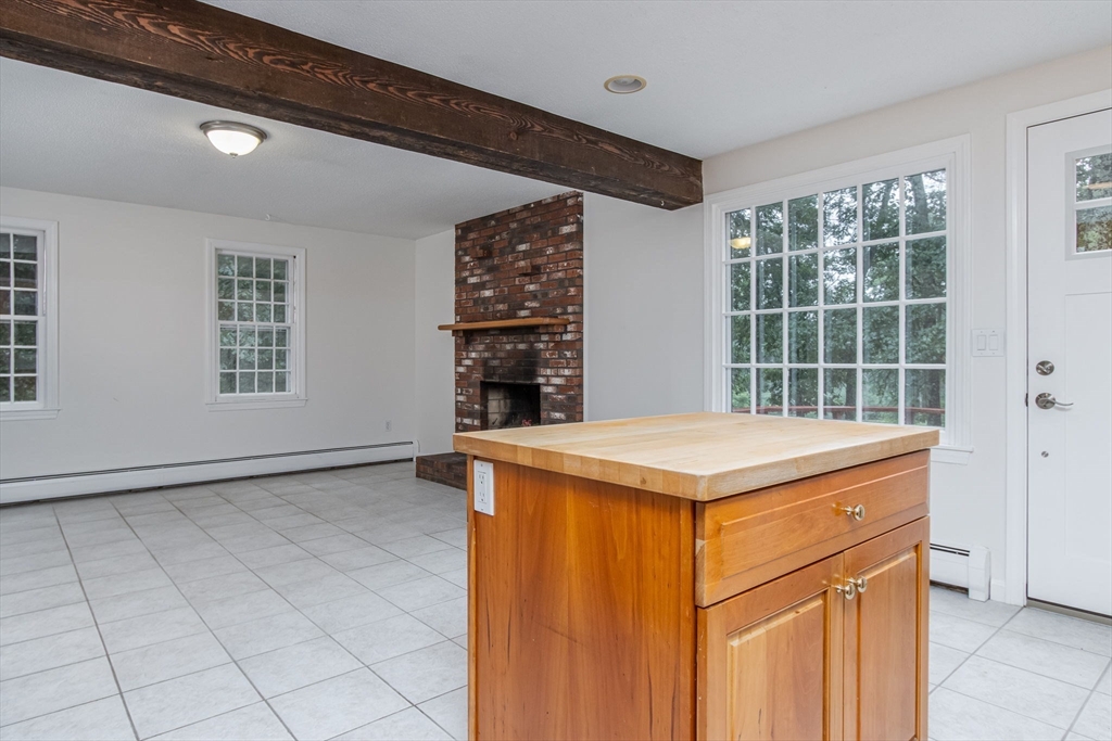 551 Old Dunstable Road Groton, MA 01450 - Photo 7 of 36
