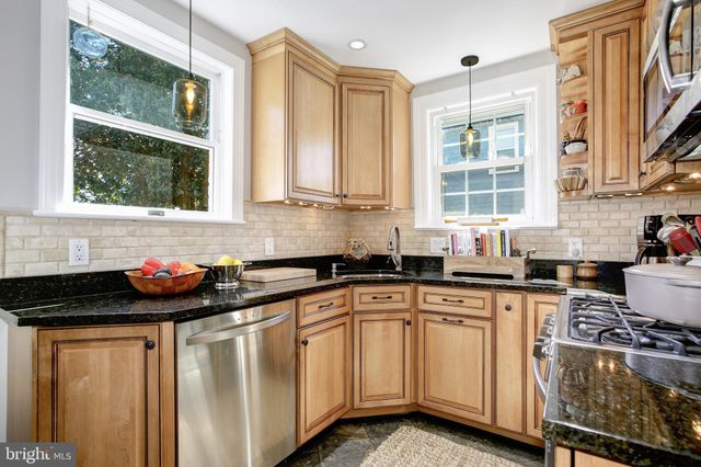 $1,150,000 | 219 East Howell Avenue, Alexandria, VA 22301