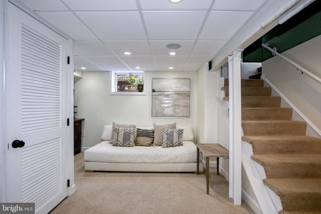 $1,150,000 | 219 East Howell Avenue, Alexandria, VA 22301