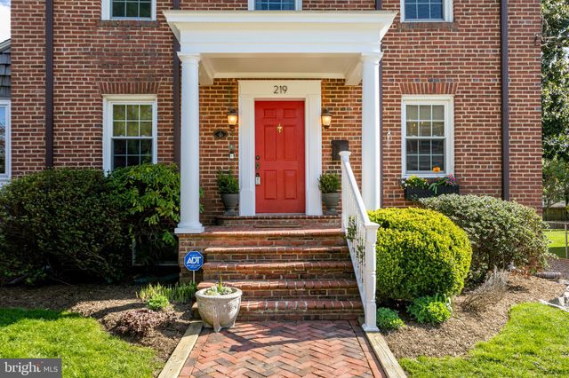 $1,150,000 | 219 East Howell Avenue, Alexandria, VA 22301