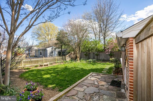 $1,150,000 | 219 East Howell Avenue, Alexandria, VA 22301
