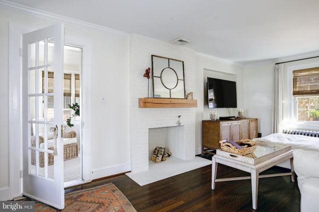 $1,150,000 | 219 East Howell Avenue, Alexandria, VA 22301