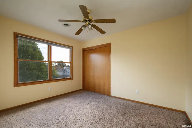 $3,250 | 4005 Raleigh Avenue, Bettendorf, IA 52722