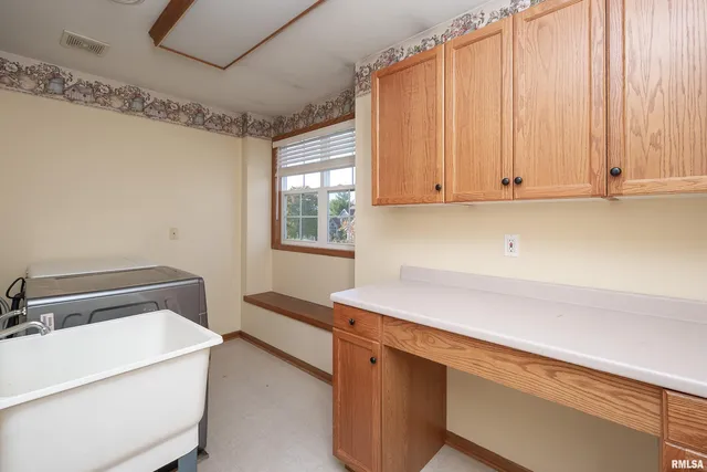 $3,250 | 4005 Raleigh Avenue, Bettendorf, IA 52722