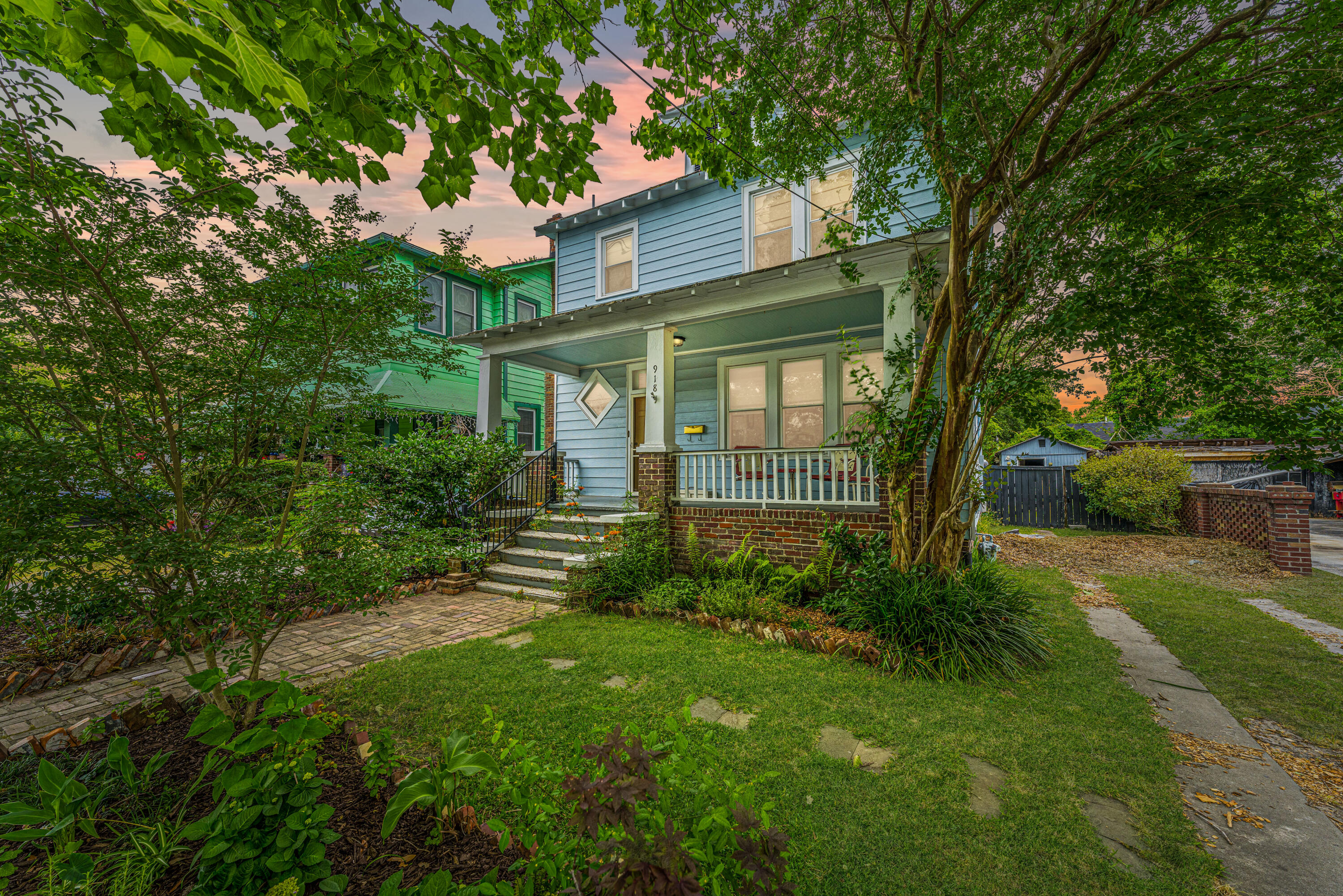 918 Rutledge Avenue Charleston, SC 29403 - Photo 1 of 31 918RutledgeAve01
