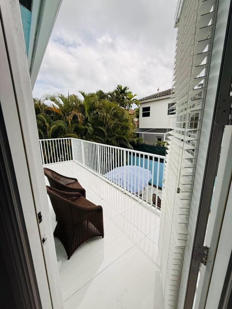 400 Southwest 15th Drive Boca Raton, FL 33432 - Photo 15 of 37 c299b39c-cb3e-46a3-9e78-5283350501d1