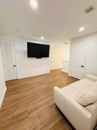 $9,000 | 400 Southwest 15th Drive, Boca Raton, FL 33432