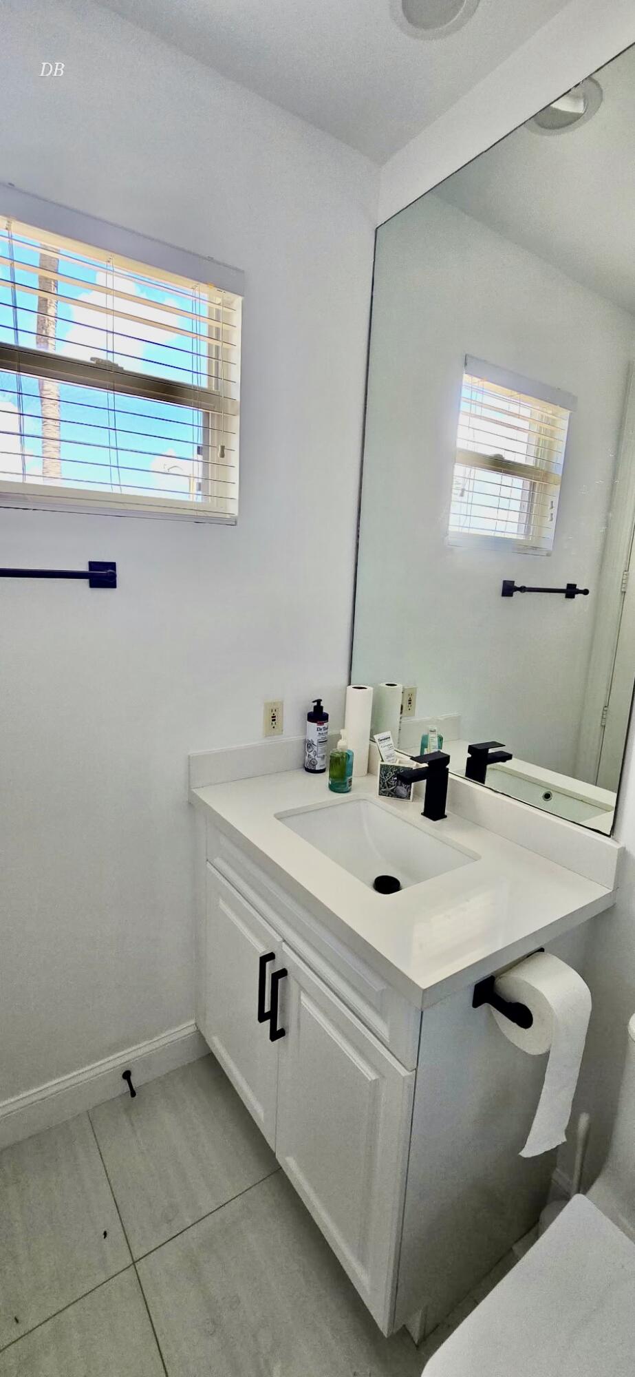 400 Southwest 15th Drive Boca Raton, FL 33432 - Photo 8 of 13 832917644067097577