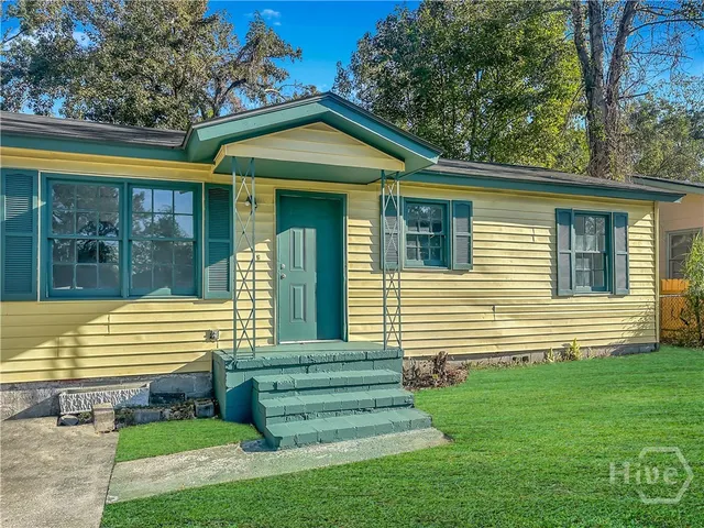 $1,700 | 1518 Heron Street, Savannah, GA 31415