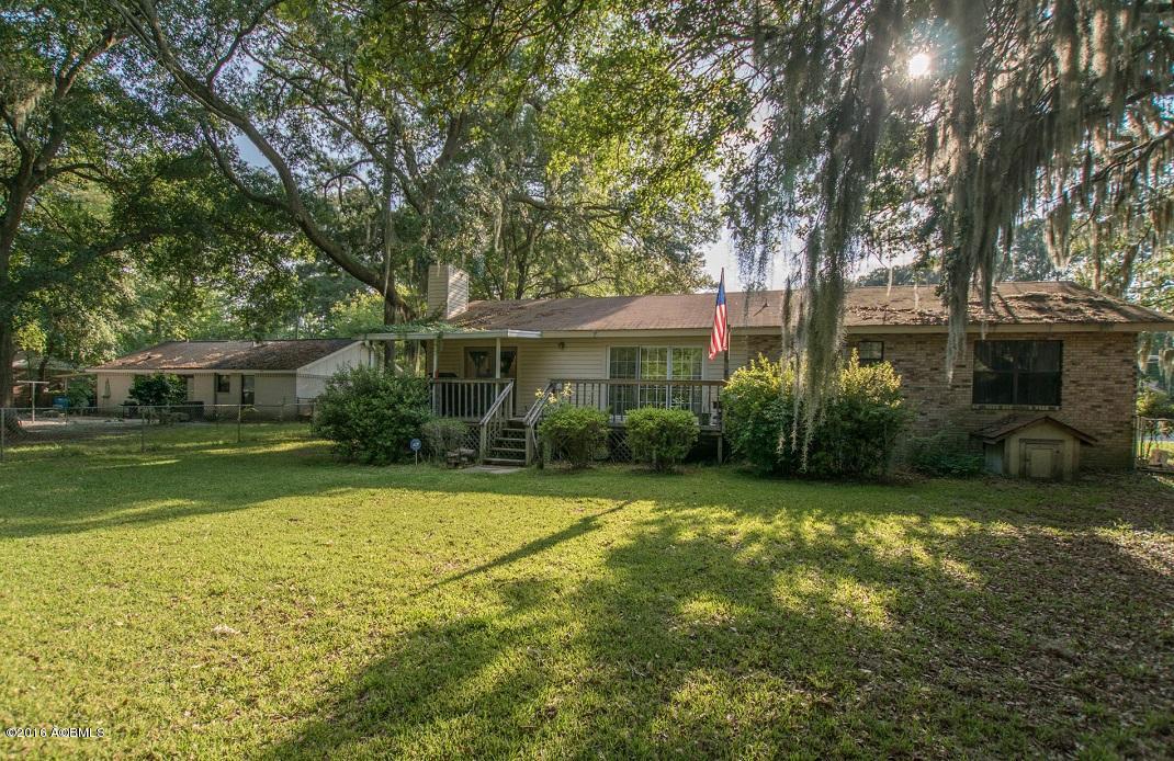 801 State Rd S-7-409 Beaufort, SC 29902 - Photo 3 of 24 Big back yard