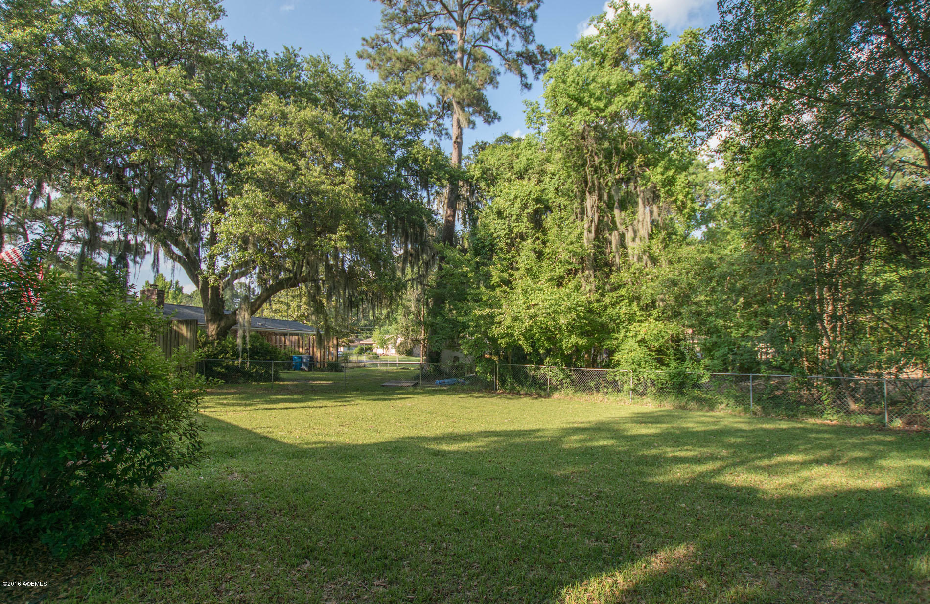 801 State Rd S-7-409 Beaufort, SC 29902 - Photo 4 of 24 Fenced