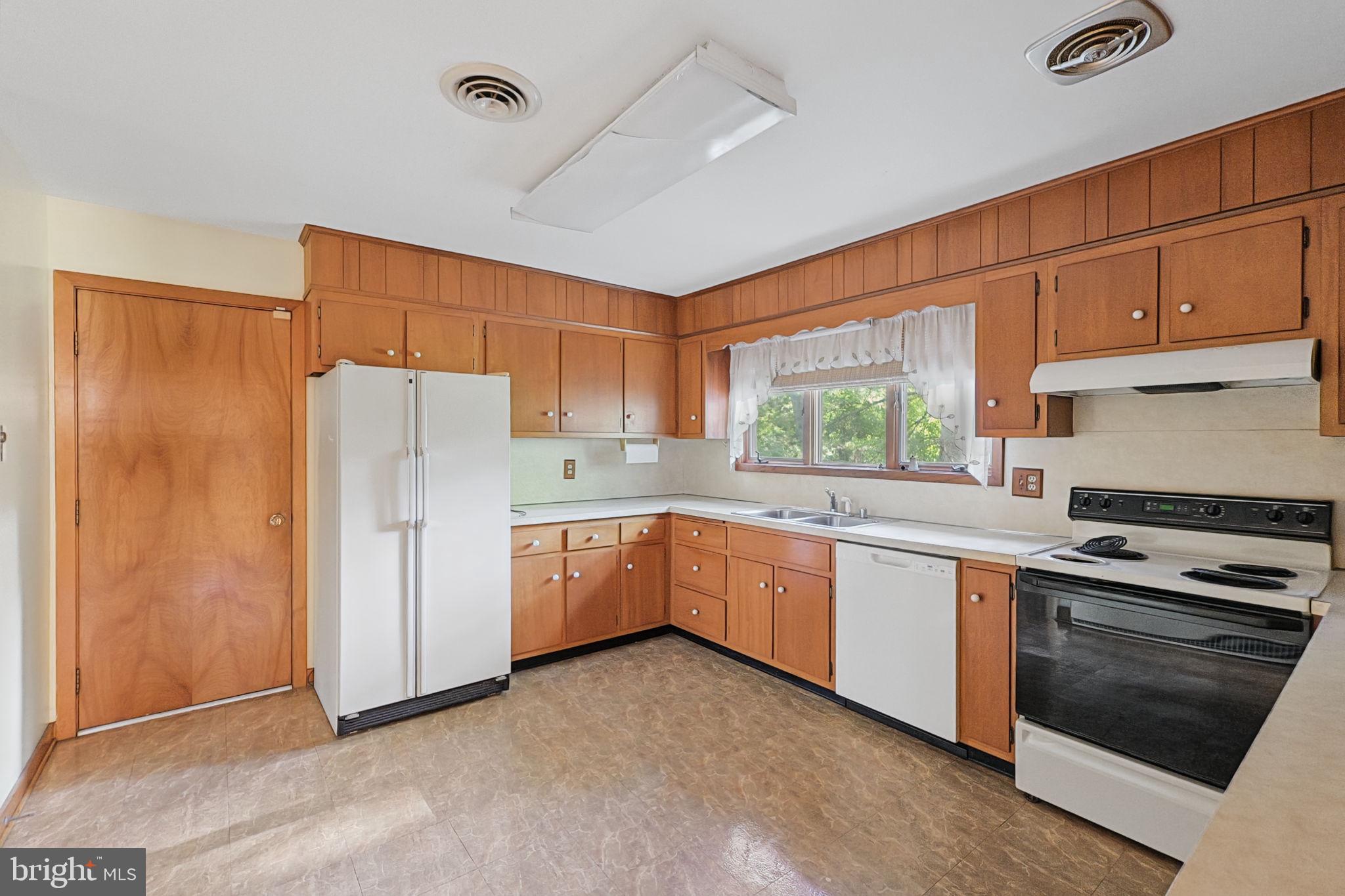 8810 Emory Grove Road Gaithersburg, MD 20877 - Photo 11 of 37 Gallery Image 11