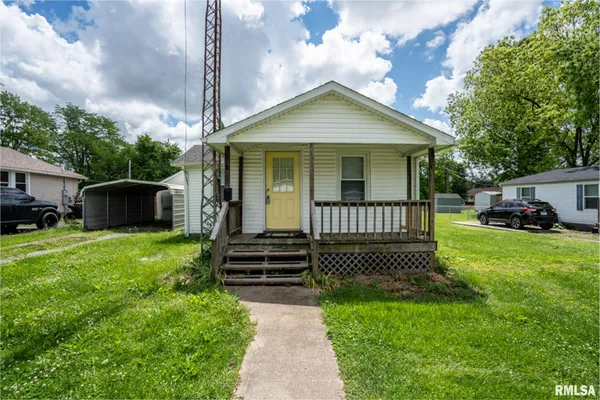 $52,900 | 210 Orchard Street, Zeigler, IL 62999