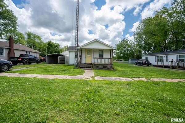 $52,900 | 210 Orchard Street, Zeigler, IL 62999