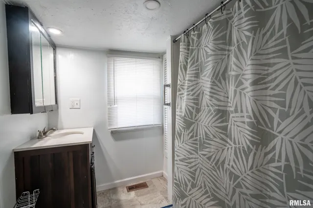 $52,900 | 210 Orchard Street, Zeigler, IL 62999