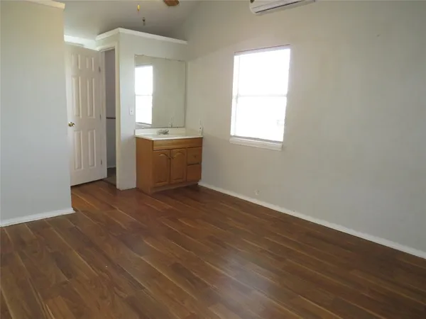 $1,800 | 4647 Bonnie Brae Street, Denton, TX 76226