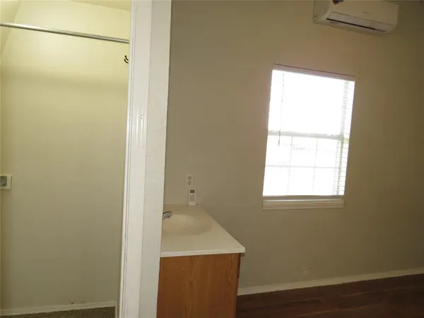 $1,800 | 4647 Bonnie Brae Street, Denton, TX 76226
