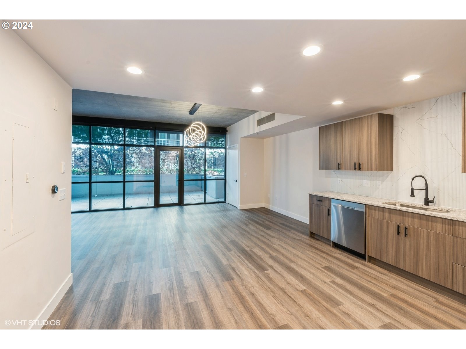 1830 Northwest Riverscape Street, Unit 105 Portland, OR 97209 - Photo 4 of 15 Gallery Image 4