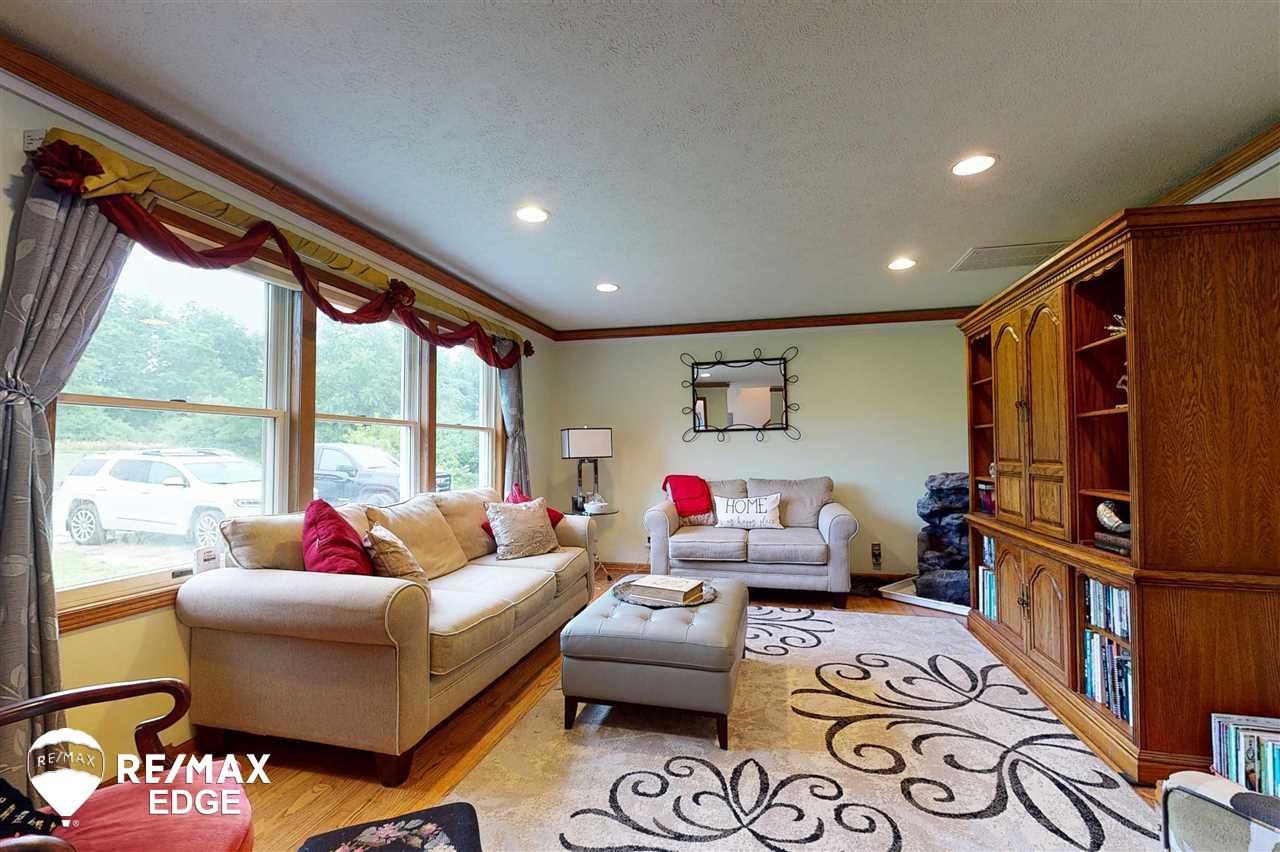 5266 Diehl Road Metamora, MI 48455 - Photo 10 of 51 50046432-9.JPG