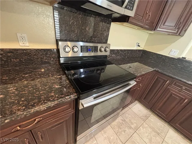 $2,650 | 7024 Bright Springs Court, Las Vegas, NV 89113