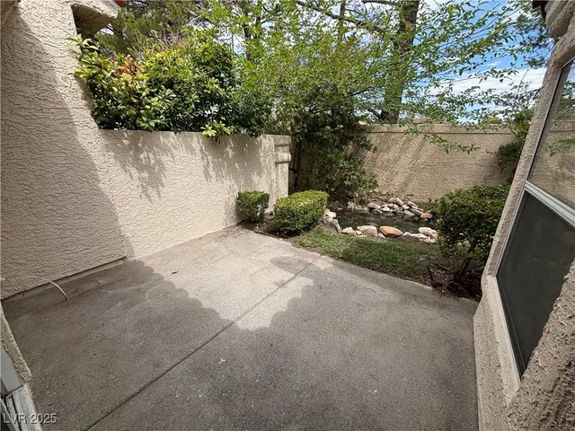 $2,650 | 7024 Bright Springs Court, Las Vegas, NV 89113