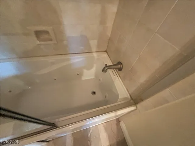 $2,650 | 7024 Bright Springs Court, Las Vegas, NV 89113