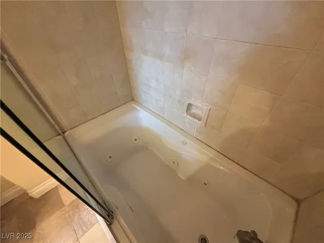 $2,650 | 7024 Bright Springs Court, Las Vegas, NV 89113