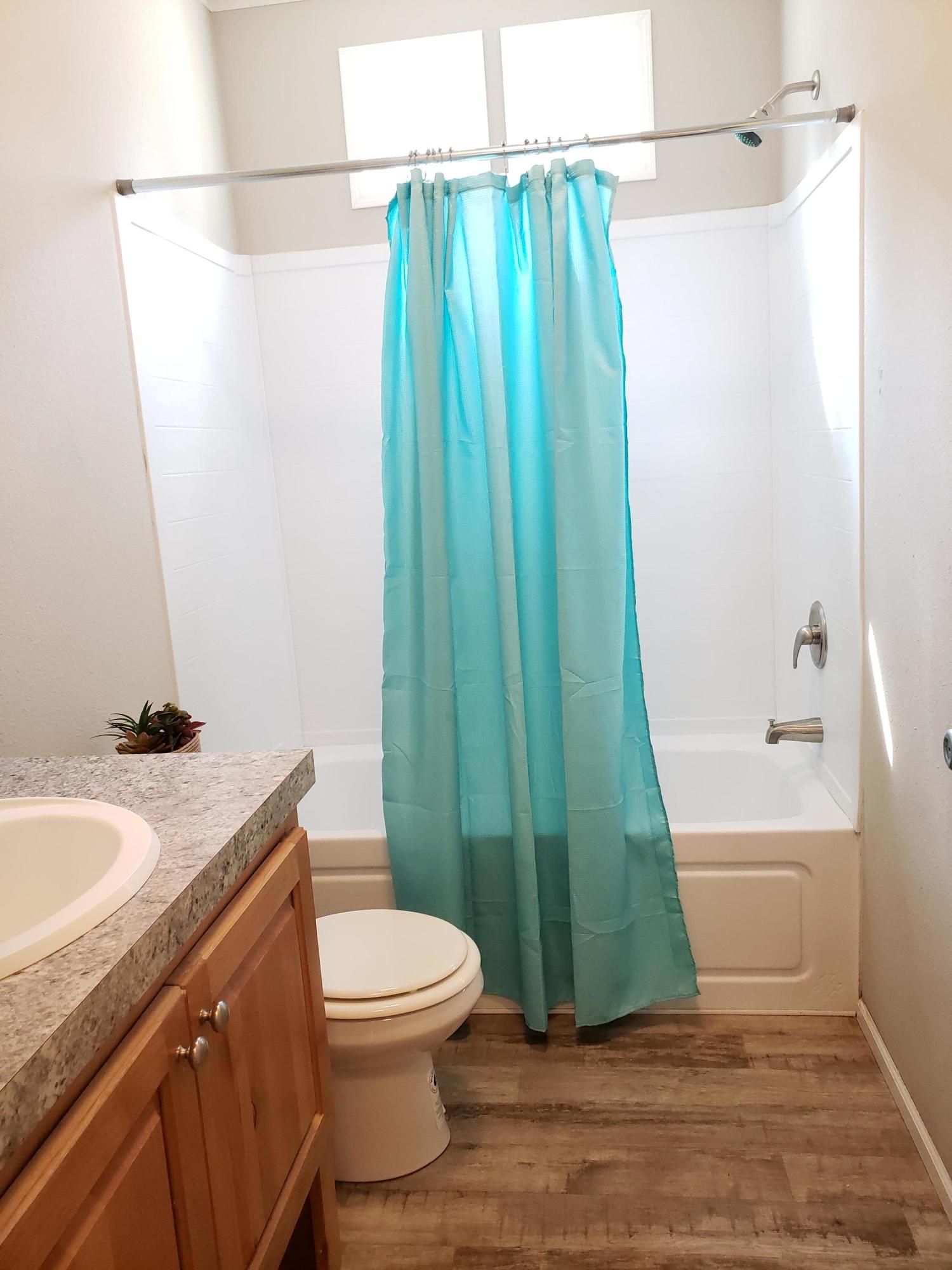 51540 Cedar Road La Pine, OR 97739 - Photo 12 of 24 Second bathroom