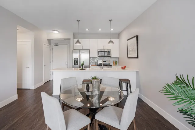 $2,767 | 101 West Liberty Street, Unit 110, Barrington, IL 60010