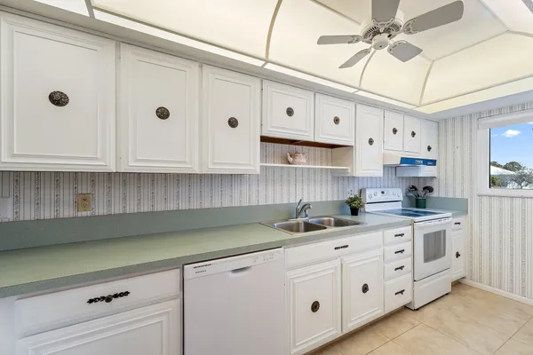 $245,000 | 175 Southeast St Lucie Boulevard, Unit E156, Stuart, FL 34996