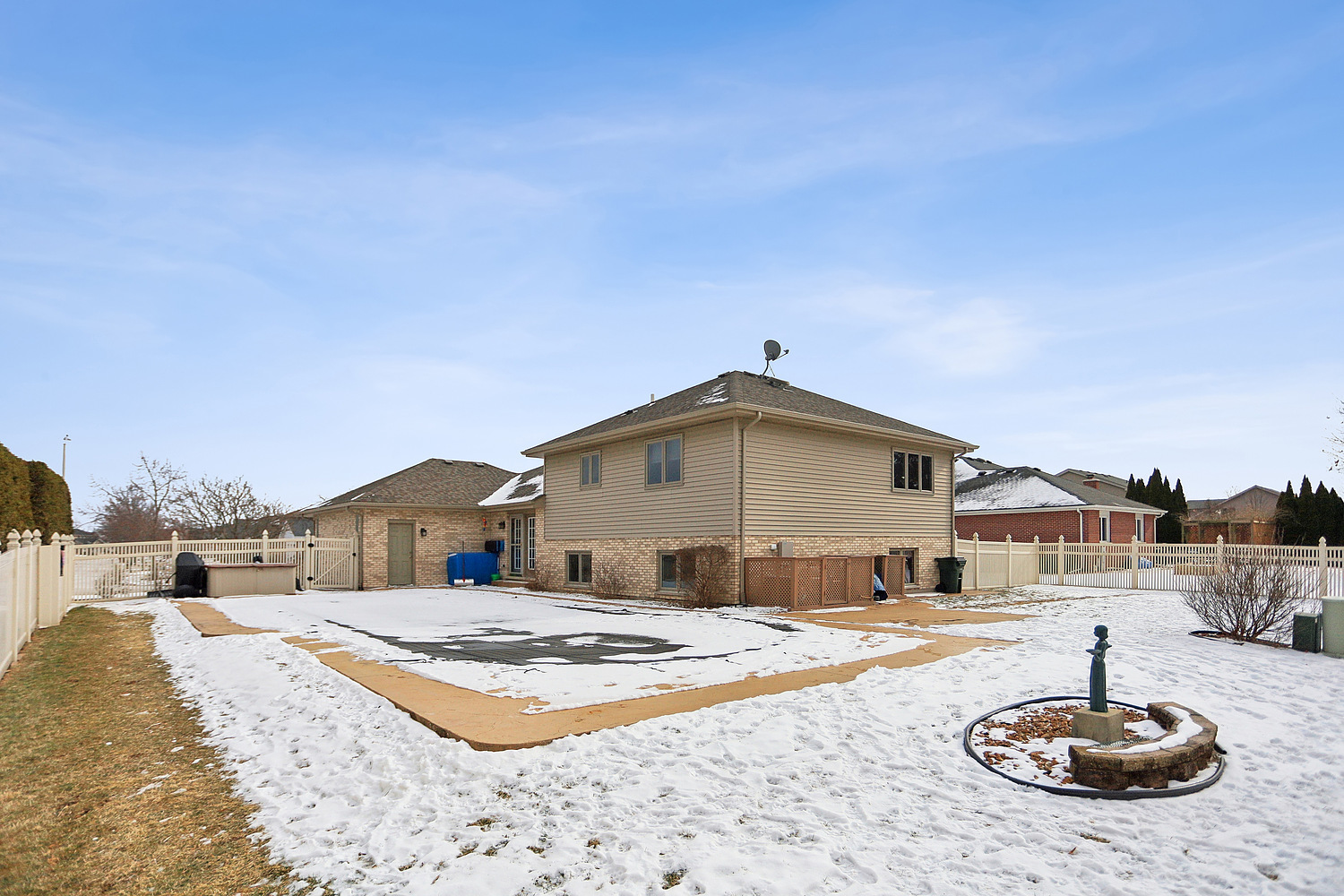 17712 Woburn Road Tinley Park, IL 60487 - Photo 2 of 26