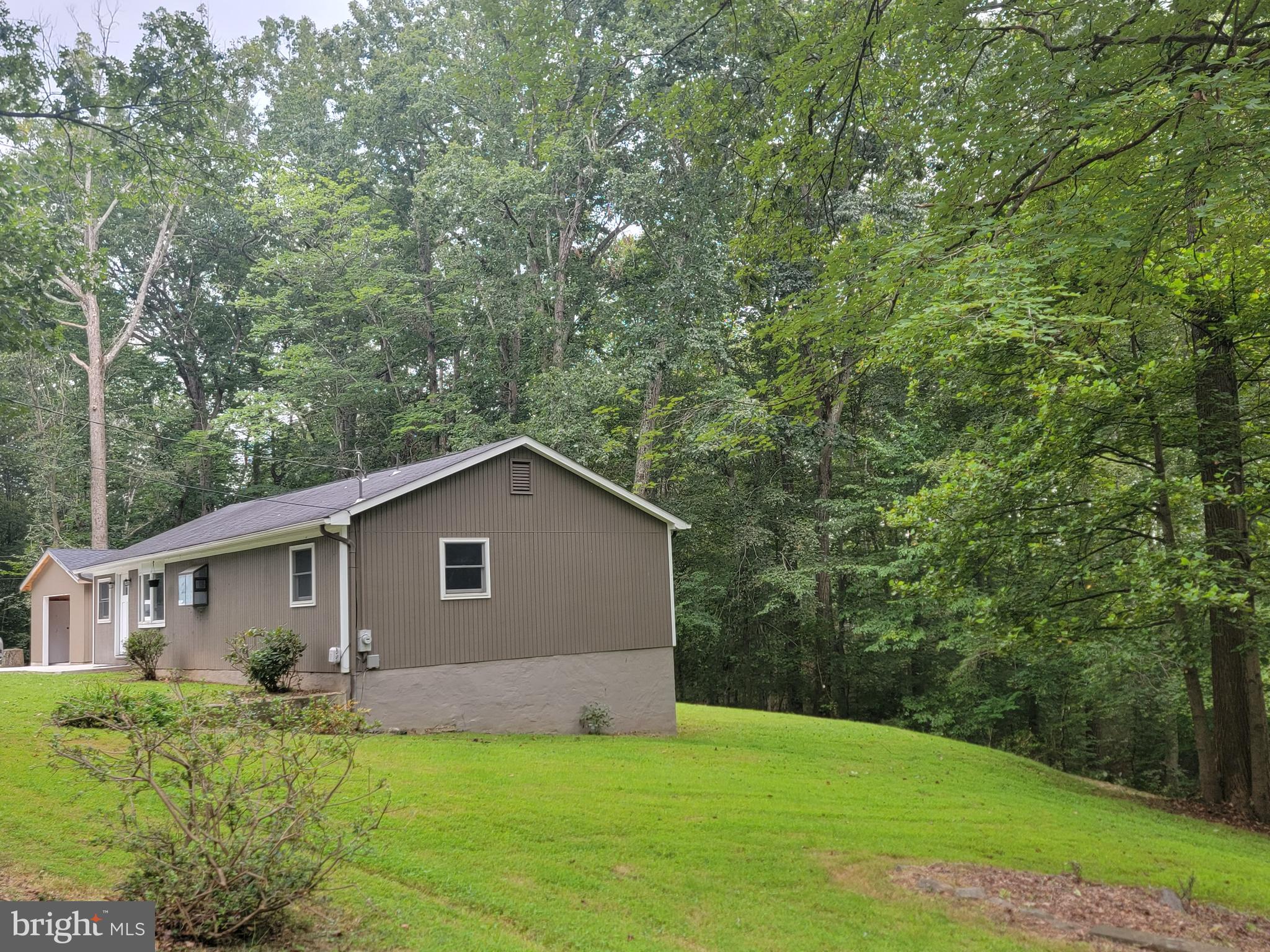 12050 Lester Road Manassas, VA 20112 - Photo 5 of 60 Gallery Image 5