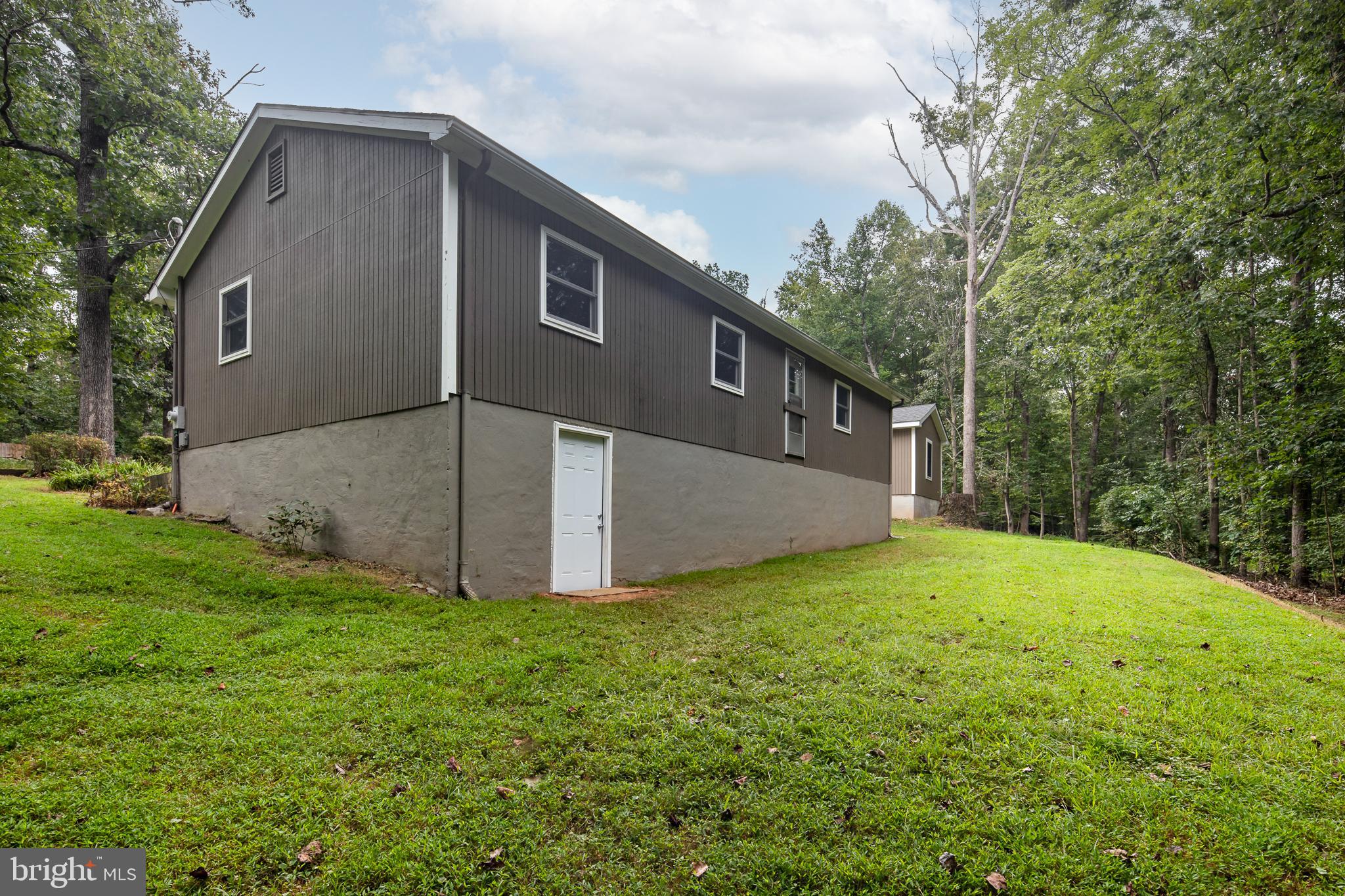 12050 Lester Road Manassas, VA 20112 - Photo 6 of 60 Gallery Image 6