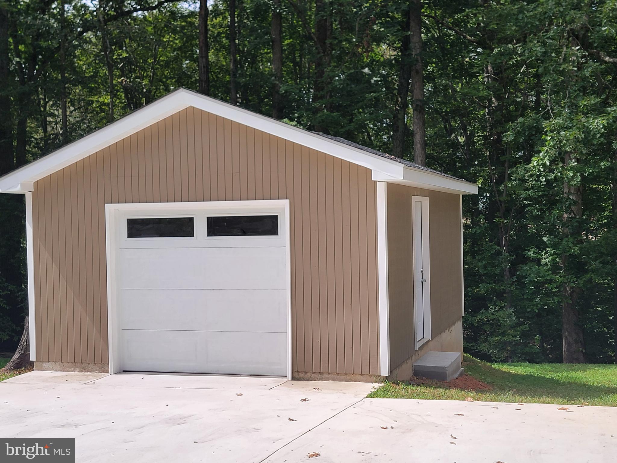 12050 Lester Road Manassas, VA 20112 - Photo 10 of 60 Gallery Image 10