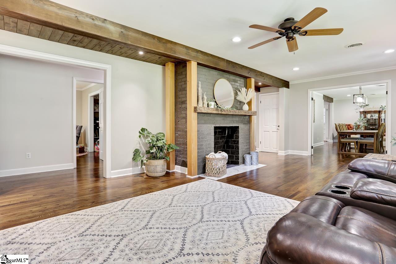6725 Mountain View Road Taylors, SC 29687 - Photo 5 of 34