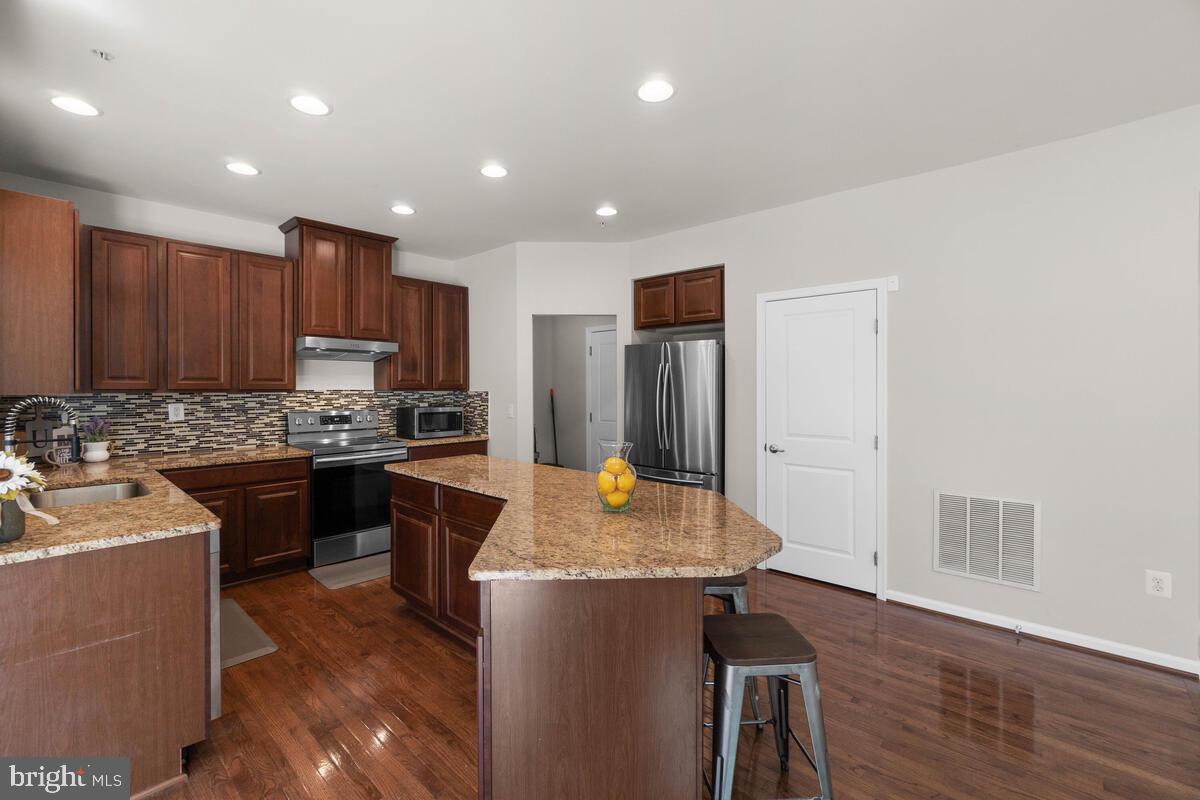 5636 Country Farm Road White Marsh, MD 21162 - Photo 11 of 47 Gallery Image 11