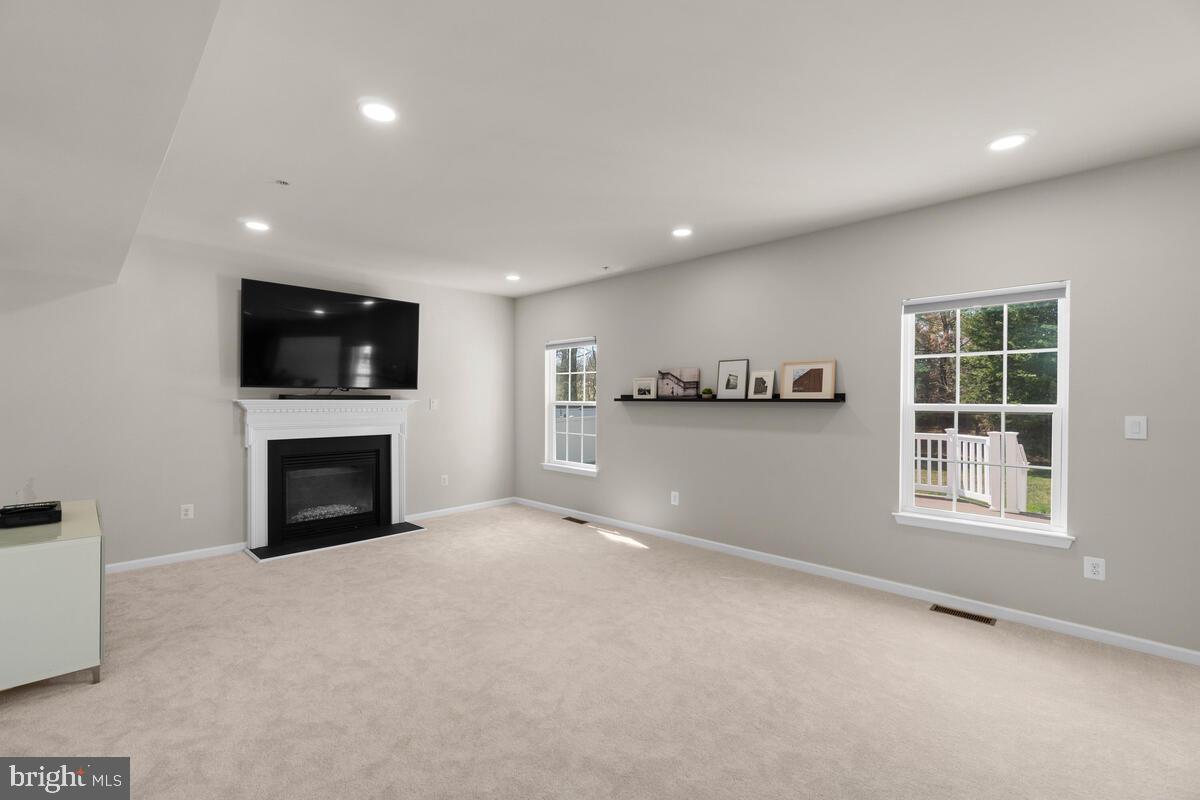 5636 Country Farm Road White Marsh, MD 21162 - Photo 9 of 47 Gallery Image 9