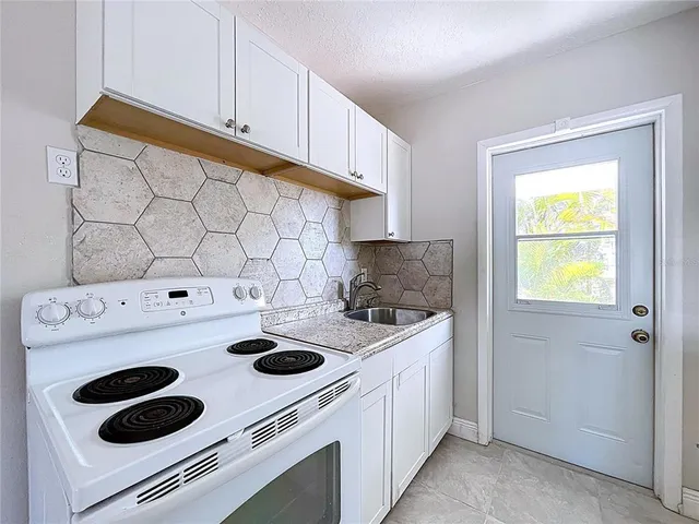 a view of utility room