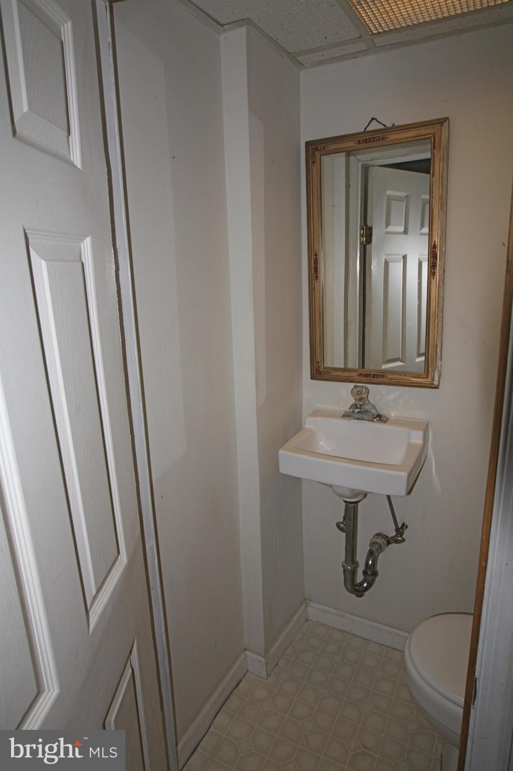 1801 Trenleigh Road Baltimore, MD 21234 - Photo 21 of 30 Basement half bath